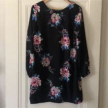 One Clothing Dresses | Floral Long Sleeved Lace Back Shift Dress Euc | Color: Black | Size: M