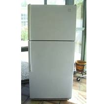 Excellent WHIRLPOOL ENERGY STAR 18.2 CU FT Top-Freezer 2-Door REFRIGERATOR White