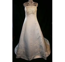 Venus 12 Wedding Dress Ivory Ballgown Lace Pearls Strapless Train