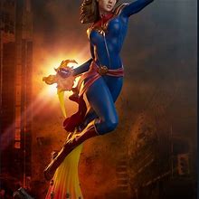Sideshow Collectibles Captain Marvel Avengers Assemble Statue - New Toys & Collectibles | Color: Red