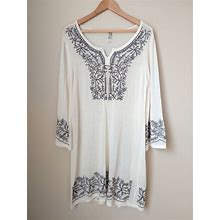 Monoreno Sz L Tunic Dress- Off White Embroidered Light Knit Shift