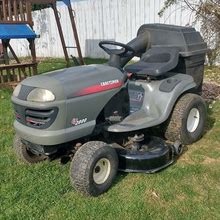 Craftsman Lt2000 Riding Mower Tractor 18 HP Engine W/ Bagging System