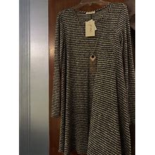 Ladies Knit Long Sleeve Striped Dress By Pinc Black And White Size Small.