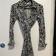Diane Von Furstenberg Dresses | Dvf T72 Wrap Dress In Dvf Signature Print Size 0 | Color: Black/White | Size: 0