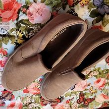 Easy Spirit Shoes | Like New Easy Spirit Slip On Shoes Size 7 | Color: Cream/Tan | Size: 7