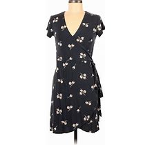 Ann Taylor LOFT Casual Dress - Wrap V Neck Short Sleeve: Gray Floral Motif Dresses - Women's Size 0 Petite