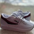 Fila Sneakers - Women | Color: White | Size: 4