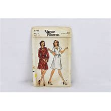 70S Wrap Dress Vogue Pattern Wrap Dress Flirty Skirt No 8765 Size 10 Bust 32 1/2