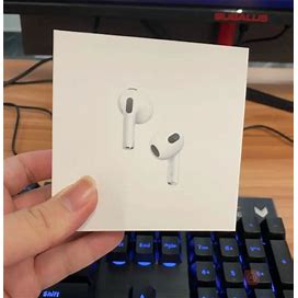 Apple Airpods (3Rd Generation) Bluetooth Wireless Earbuds Charging