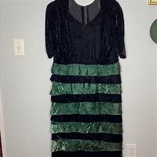 Vintage Velvet Midi Dress With Tiered Skirt | Color: Black/Green | Size: L
