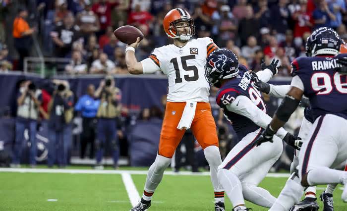 Report: Cleveland Browns QB Joe Flacco Faces Major Financial Consequence Because Of 2 Bad Pick-Sixes