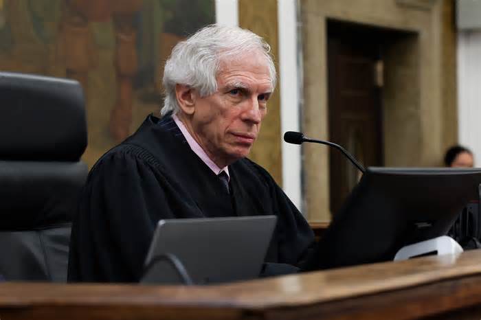 Judge Arthur Engoron in court