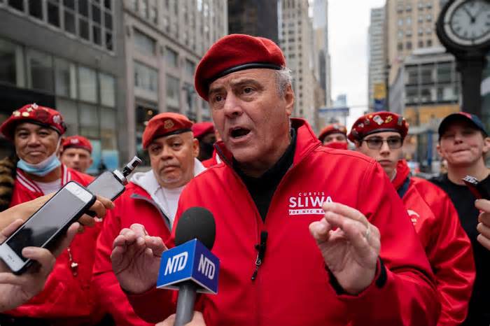 New York Gov. Hochul Condemns Curtis Sliwa After Guardian Angels Bust ‘Migrant’ On Fox News