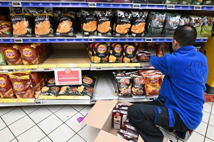 The supermarket is giving shoppers the 'heads up' that they will no longer be able to purchase PepsiCo products in there stores once stocks run out