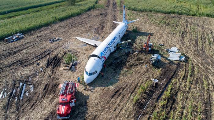 Ural Airlines Gives Up On Rescuing Airbus A320 From Field
