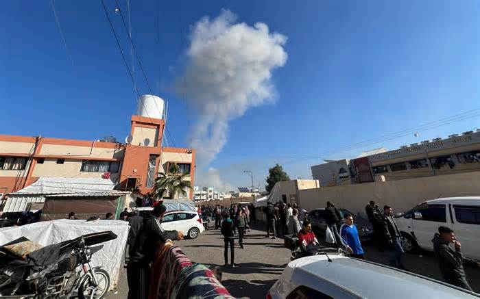 Smoke rises during Israeli strikes in Khan Younis in the southern Gaza Strip