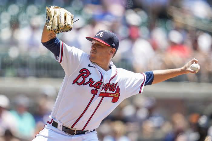 Phillies Agree to Contract With Former Braves Pitcher