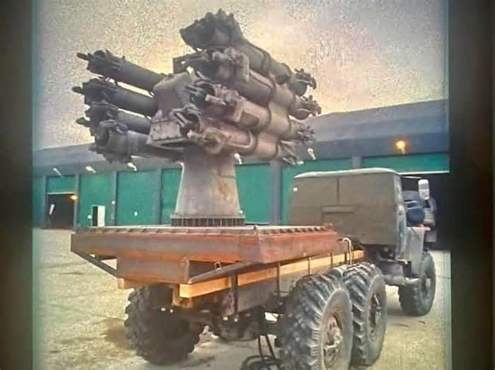 Take A Surplus Anti-Sub Rocket-Launcher, Bolt It To A Truck And Brace It With Lumber—Voila, The Latest Russian Panic-Weapon