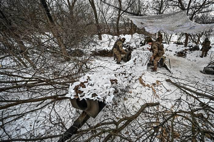 Soldados ucranianos cerca del frente en la región de Zaporiyia. Foto: Reuters