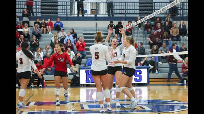 Slideshow: Highlights from 43rd District volleyball semifinals