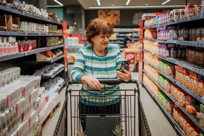 Rude grocery store habits you should avoid