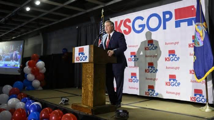 Biden effigy beaten at GOP event in Kansas; ex-official calls for resignations