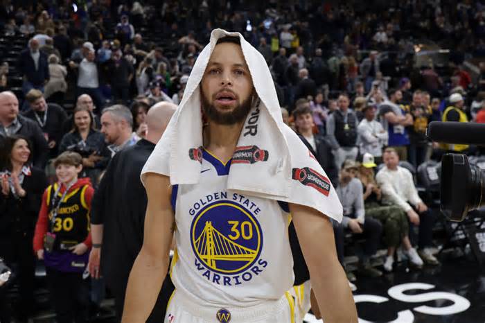 Stephen Curry Reacts To Warriors Attempting A LeBron James Trade