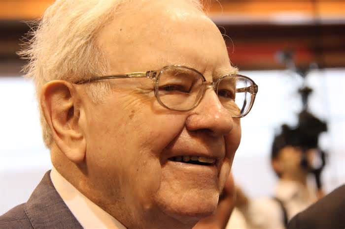 Warren Buffett's Latest $2.1 Billion Buy Brings His Total Investment in This Stock to More Than $74 Billion in Under 6 Years