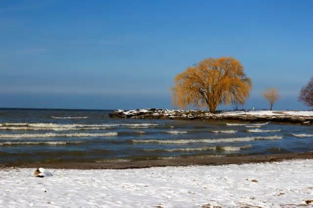 ‘Alarmingly slow’ seasonal trend in Great Lakes has experts concerned: ‘They don’t freeze overnight’