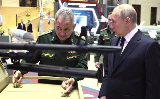 El presidente ruso, Vladimir Putin, y su ministro de Defensa, Sergei Shoigu