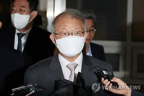 This undated file photo shows former Supreme Court Chief Justice Yang Sung-tae. (Yonhap)