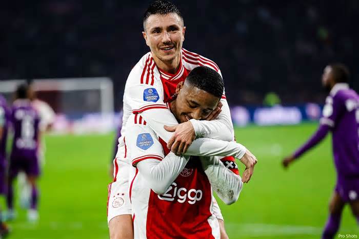 Perez adviseert Ajax: 'Niet meer opstellen. Je bent nu een traject ingegaan met betrouwbaarheid'