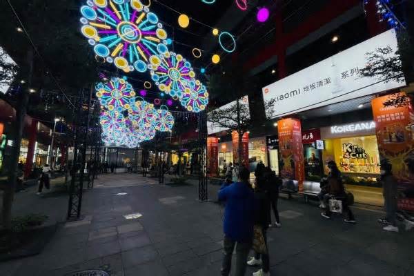 天冷逛東區及信義商圈正著時 快到2023台灣燈會吃美食兼湊「熱」鬧
