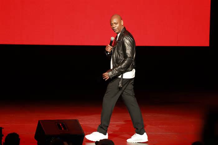 dave chappelle on stage