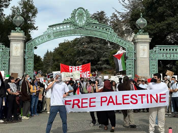 UC Berkeley academic offered her students extra credit for going to pro-Palestinian protests and lobbying Congress about Gaza