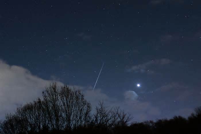 What time the 2023 Leonid meteor shower is tonight and how to see it from the UK