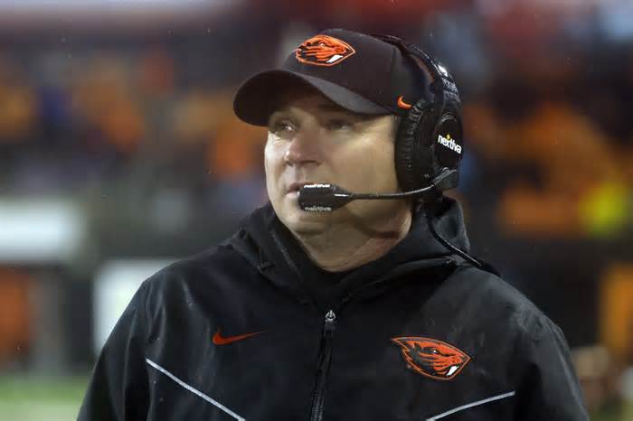 Report: Oregon State's Jonathan Smith Emerges as Top Candidate for Big Ten Job