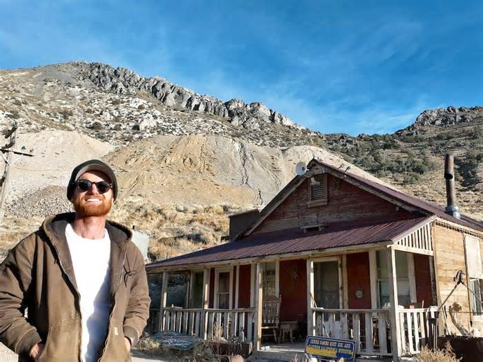 I bought a California ghost town for $1.4 million. Living here gets lonely — but I've found my purpose.