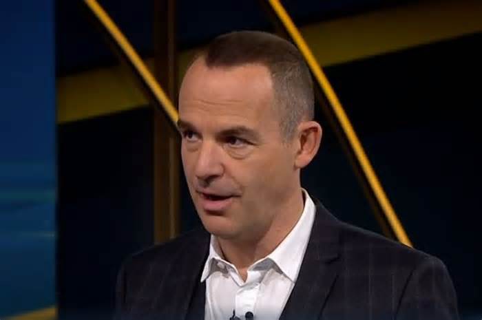 Martin Lewis issued advice to broadband and mobile phone users on Money Show Live