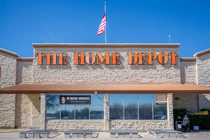 AUSTIN, TEXAS - FEBRUARY 20: The Home Depot store is seen on February 20, 2024 in Austin, Texas. Home Depot has reported positive earnings and revenue, beating analysts expectations. The growth comes even as quarterly sales have dropped nearly 3 percent year over year. The company is expecting sales to increase by 1 percent in fiscal 2024. (Photo by Brandon Bell/Getty Images) (Photo: Brandon Bell via Getty Images)