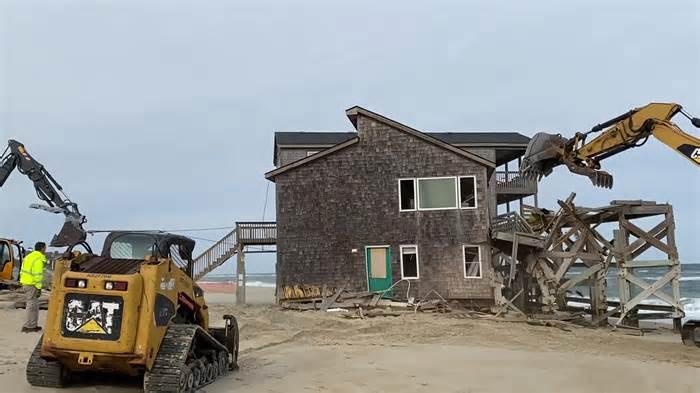 Demolishes Threatened Oceanfront Havens in Cape Hatteras Battle Against Erosion in Rodanthe, NC, USA Thumbnail
