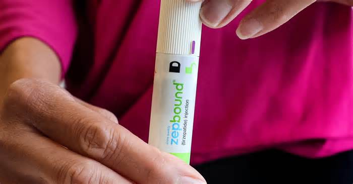 An injection pen of Zepbound, Eli Lilly’s weight loss drug, is displayed in New York City, U.S., December 11, 2023.