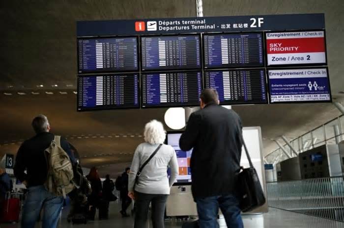 Plus de 16 000 vols prévus en janvier et février 2024 vont être supprimés en France : voici pourquoi