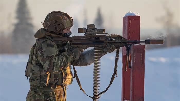 U.S. Army Cold Regions Test Center staged a multiweek test of the Army’s Next Generation Squad Weapon (NGSW) early this year. The XM7 and XM250 are successors to the M4 rifle and M249 light machine gun that American forces have used for decades. (Sebastian Saarloos/U.S. Army).