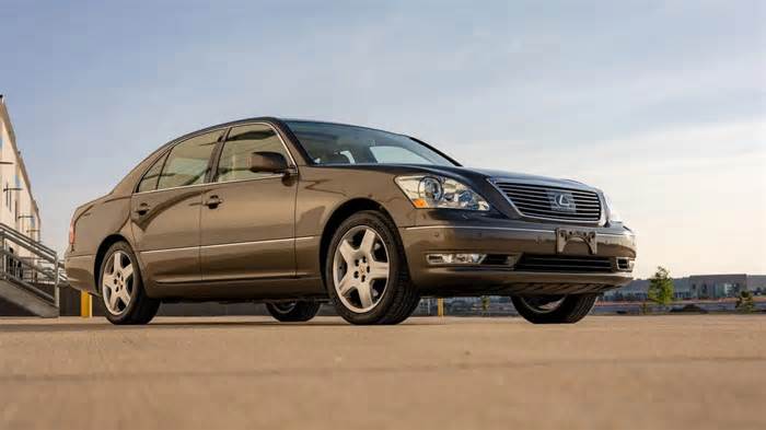 10 Japanese Cars That Get You Luxury and Reliability On The Cheap