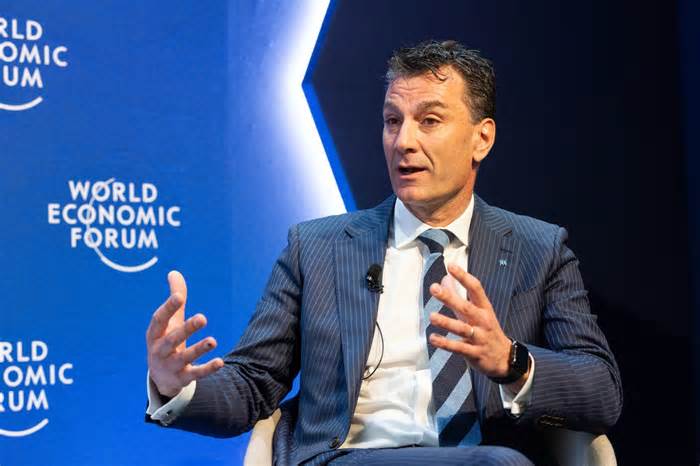 Longer life spans comes with an added challenge, Manulife CEO Roy Gori said in Davos on Thursday at the World Economic Summit: expanding health spans in tandem.