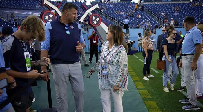Titans Owner Wasn’t Happy With Mike Vrabel’s Praise for Patriots Organization, per Report