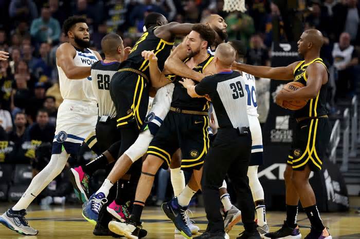 Zero Points, One Headlock, Three Ejections, 103 Seconds: The NBA’s Hectic, Historic Night