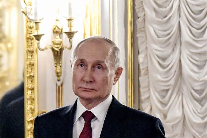 Vladimir Putin Heating Crisis Outages Russia Ukraine