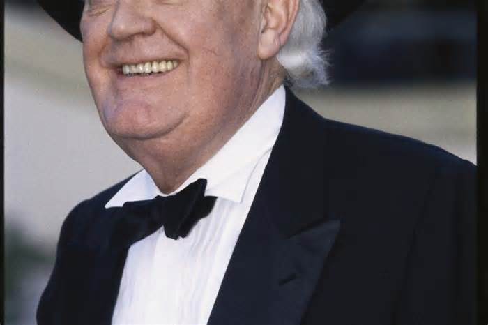 Joss Ackland, 'Lethal Weapon 2' and 'Hunt for Red October' actor, dead at 95
